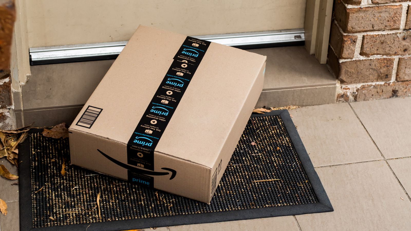 Amazon ще добави допълнителна такса към доставките на Prime в същия ден през септември