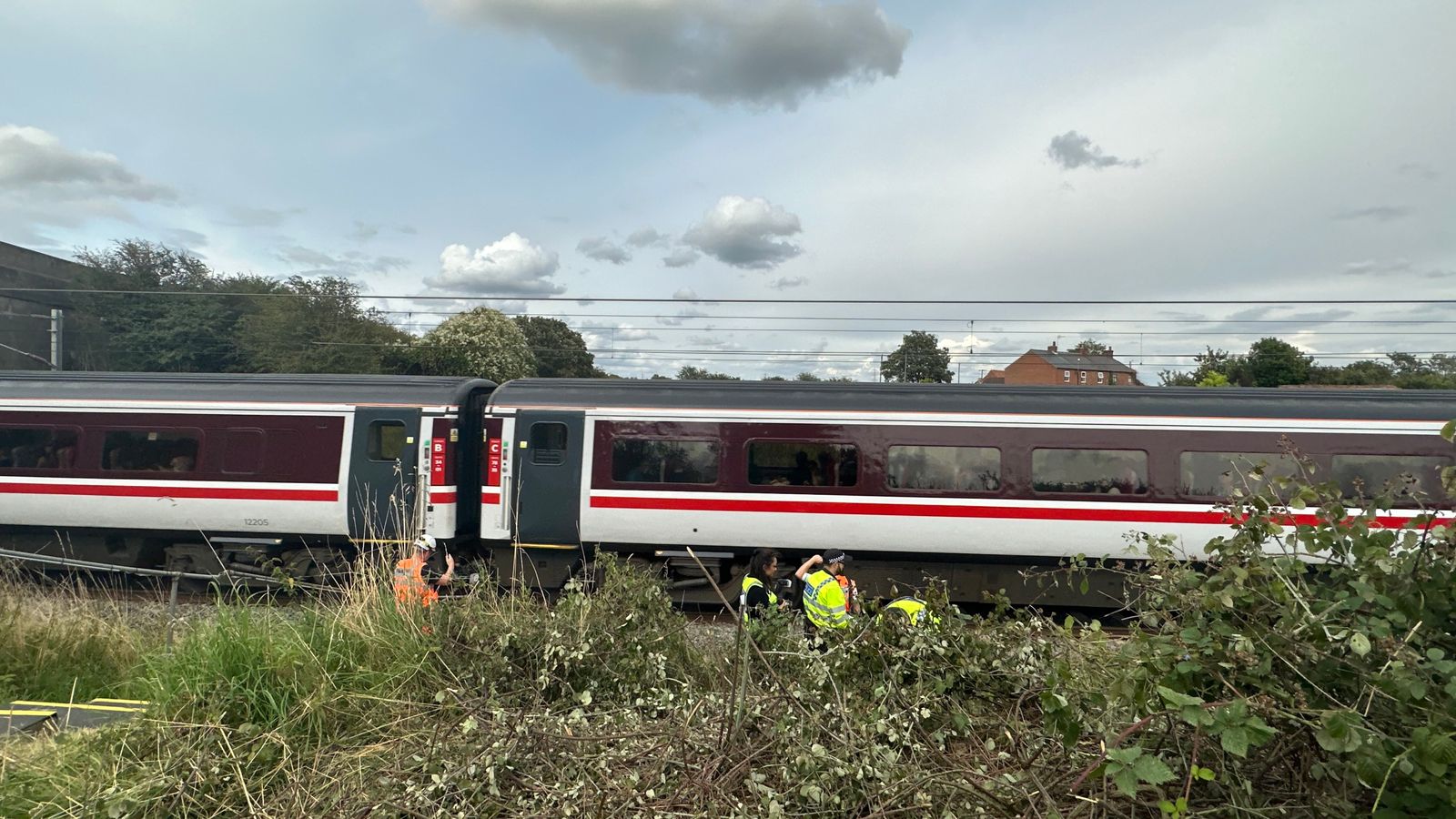 Sergeant Graham Saville: Nottinghamshire police officer hit by train ...