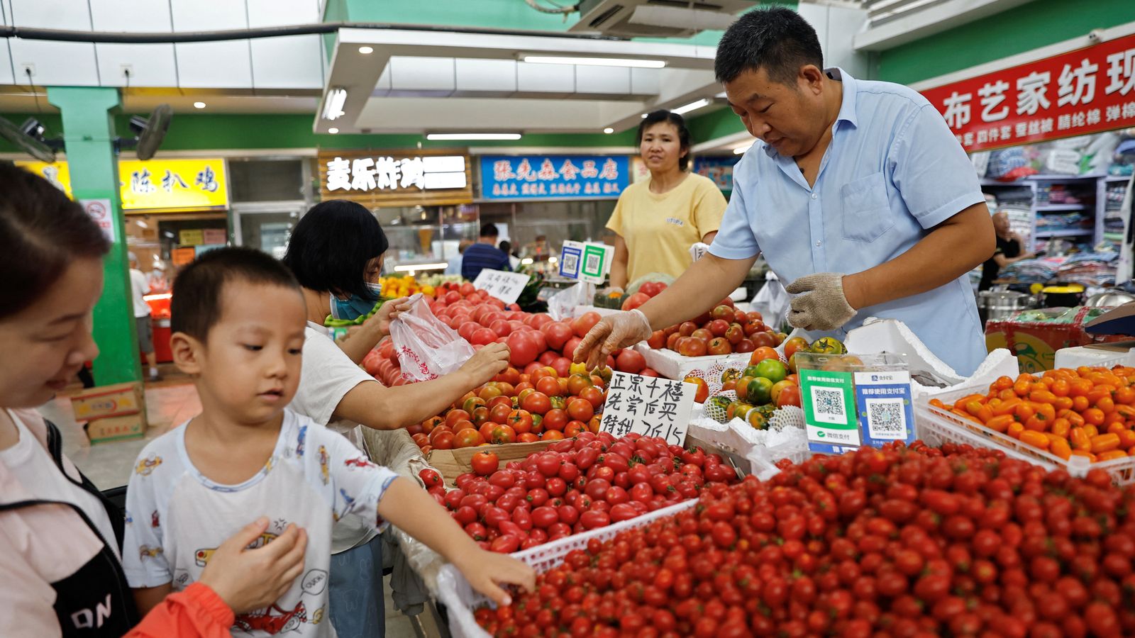 Страхове от дефлация в Китай, тъй като цените рязко падат