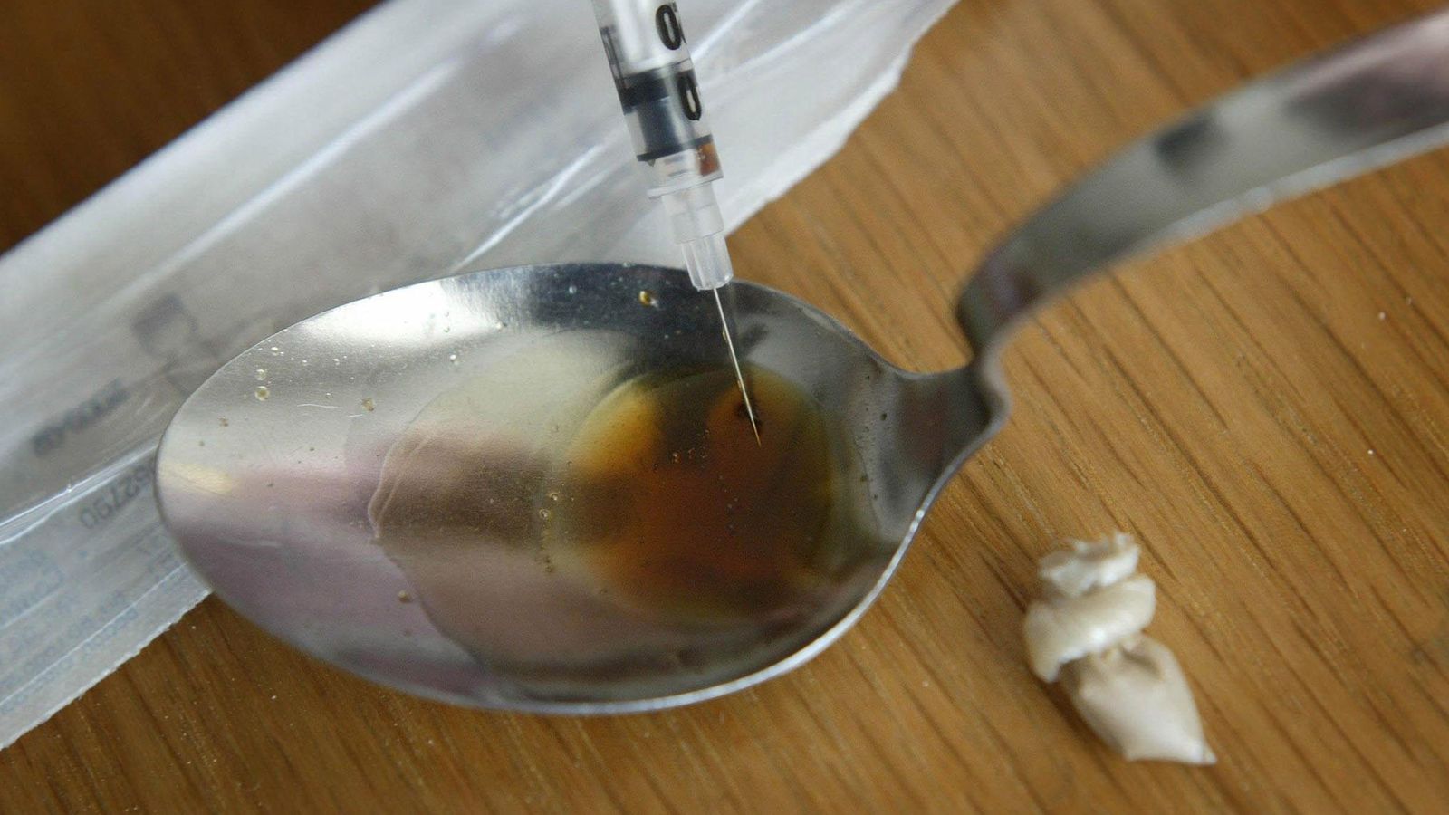 Des lieux sûrs pour la consommation de drogue devraient être testés au Royaume-Uni, recommandent les députés |  Actualités politiques
