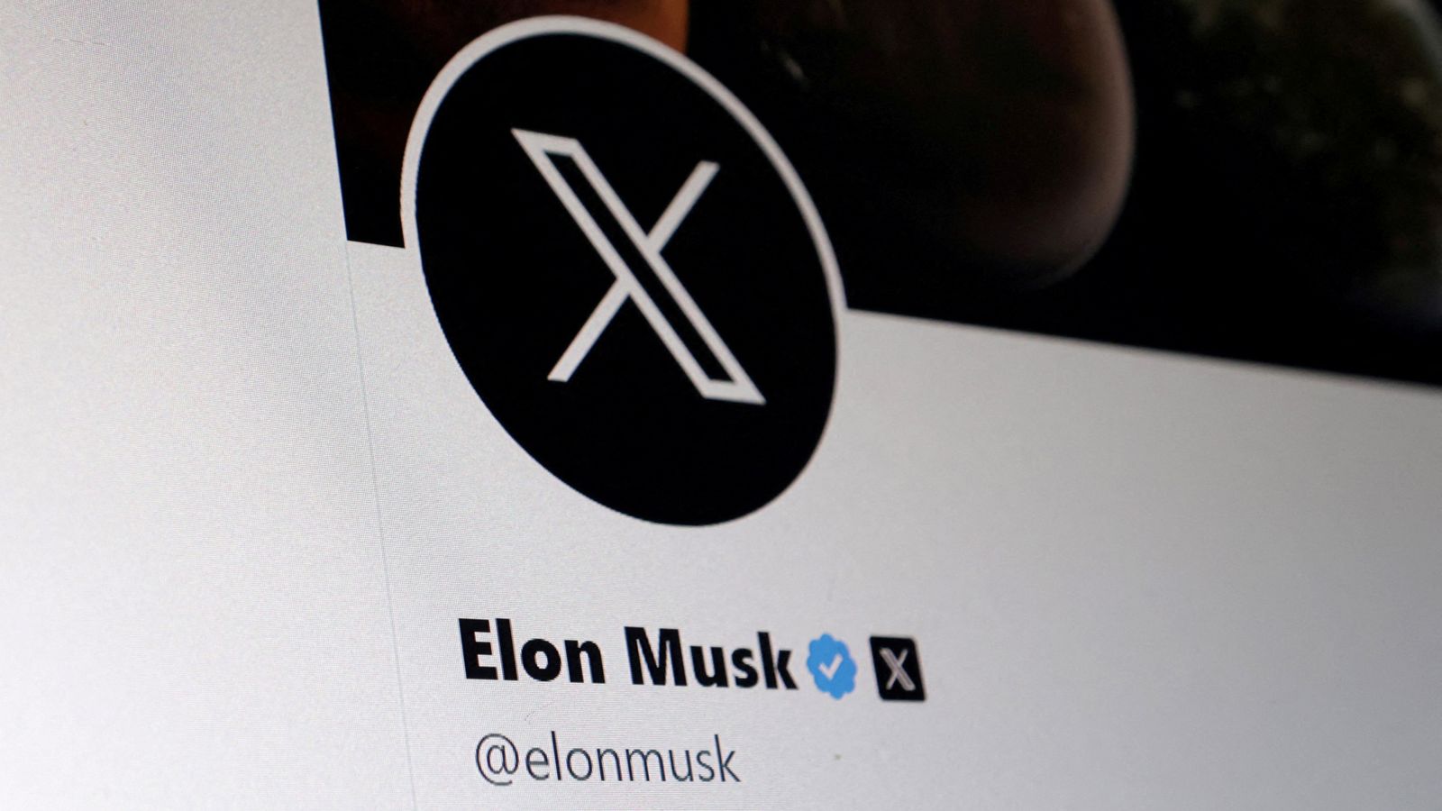 Disney and Warner Bros pull ads from X after Elon Musk apparently endorses antisemitic conspiracy theory 