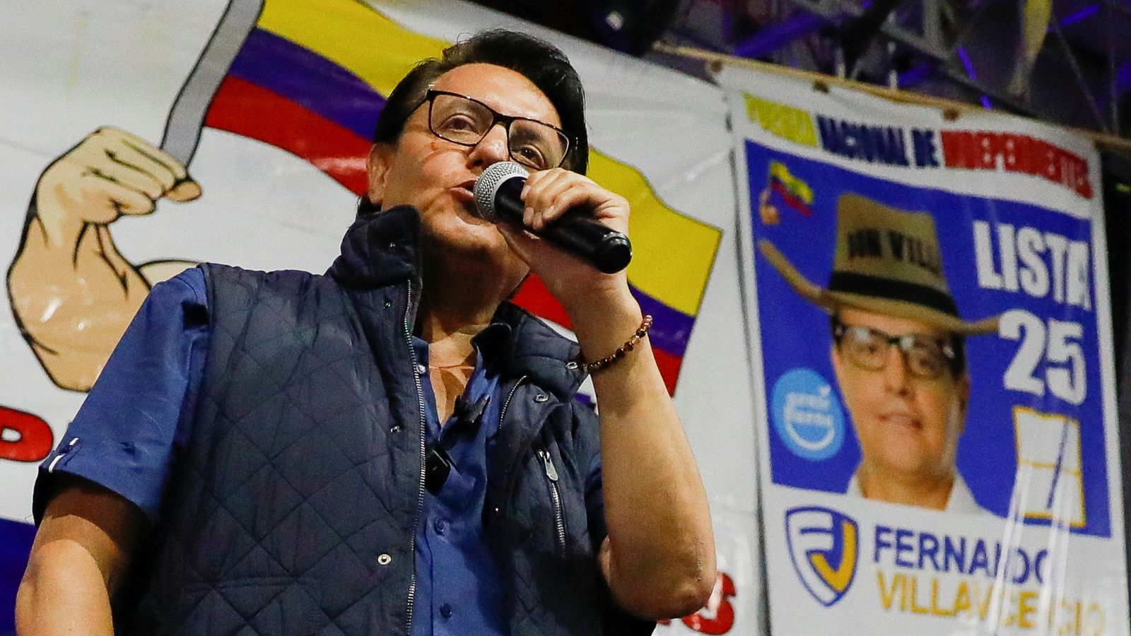 Кандидатът за президент на Еквадор Фернандо Вилависенсио беше застрелян на политически митинг