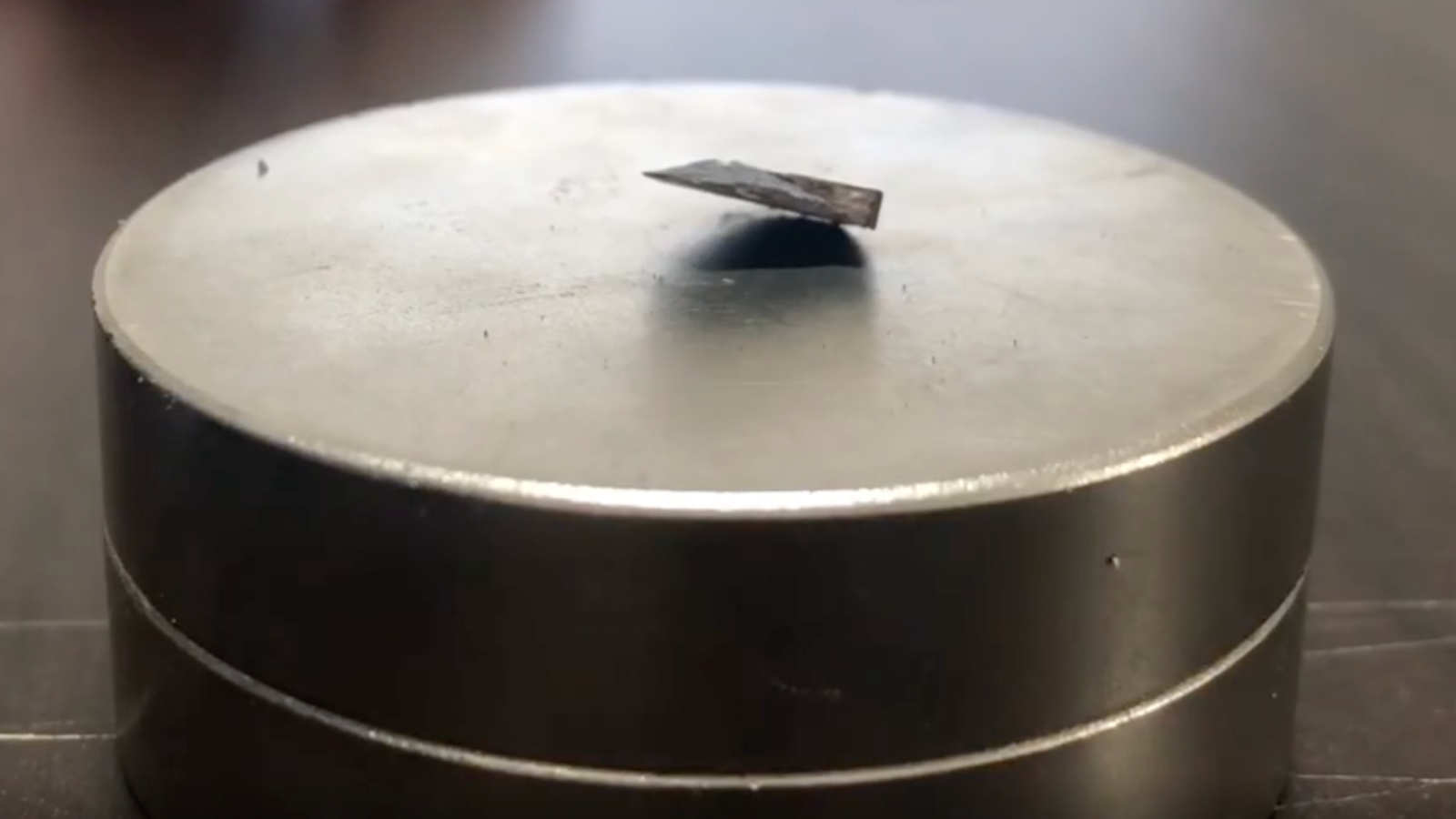 LK-99 : Cette « découverte » du supraconducteur pourrait-elle vraiment changer le monde ?  |  Actualités scientifiques et techniques