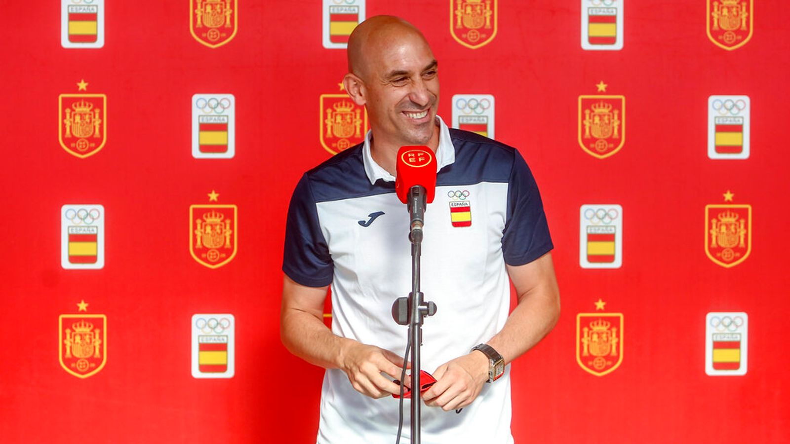 Qui est Luis Rubiales, le patron de la Fédération espagnole au centre de la dispute sur les baisers de la Coupe du monde ?  |  Nouvelles du monde