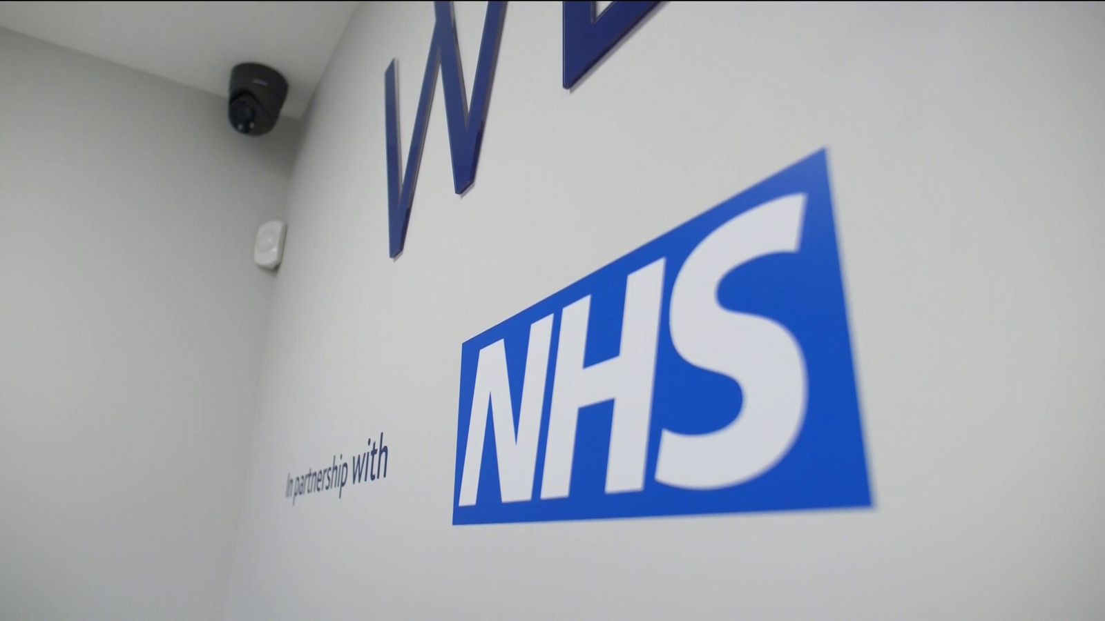 NHS to receive extra £200m ahead of winter amid record waiting lists