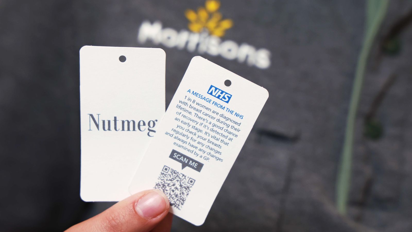 Бельото на Morrisons ще включва етикети за проверка на рака на NHS