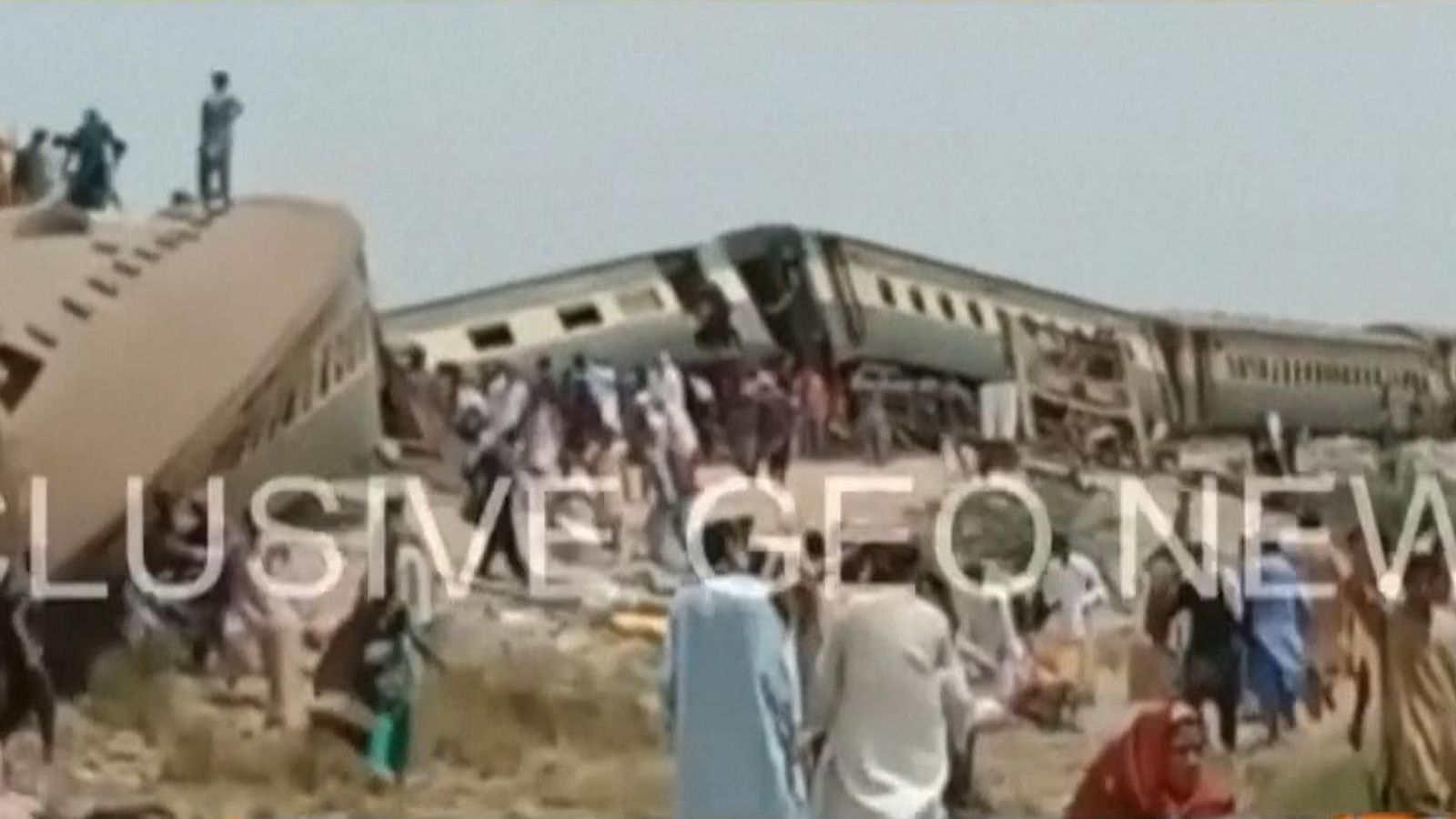 Pakistan: Fatalities confirmed and dozens injured after Karachi to Rawalpindi train derails