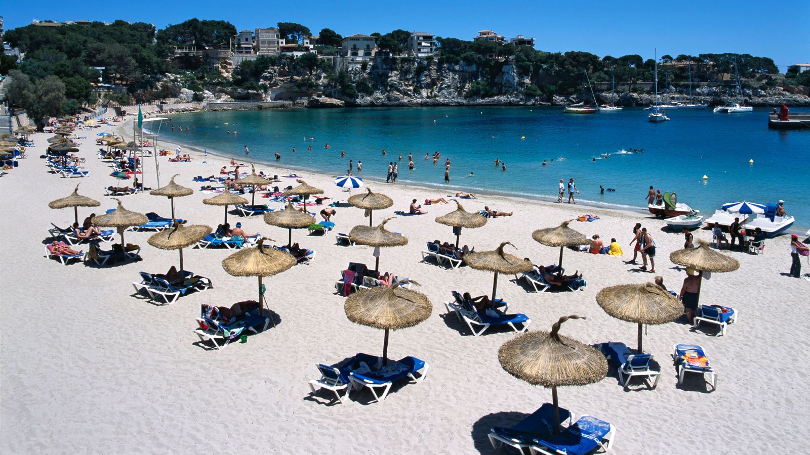 Mallorca: Fake 'beach closed' signs installed to keep tourists away from popular spots