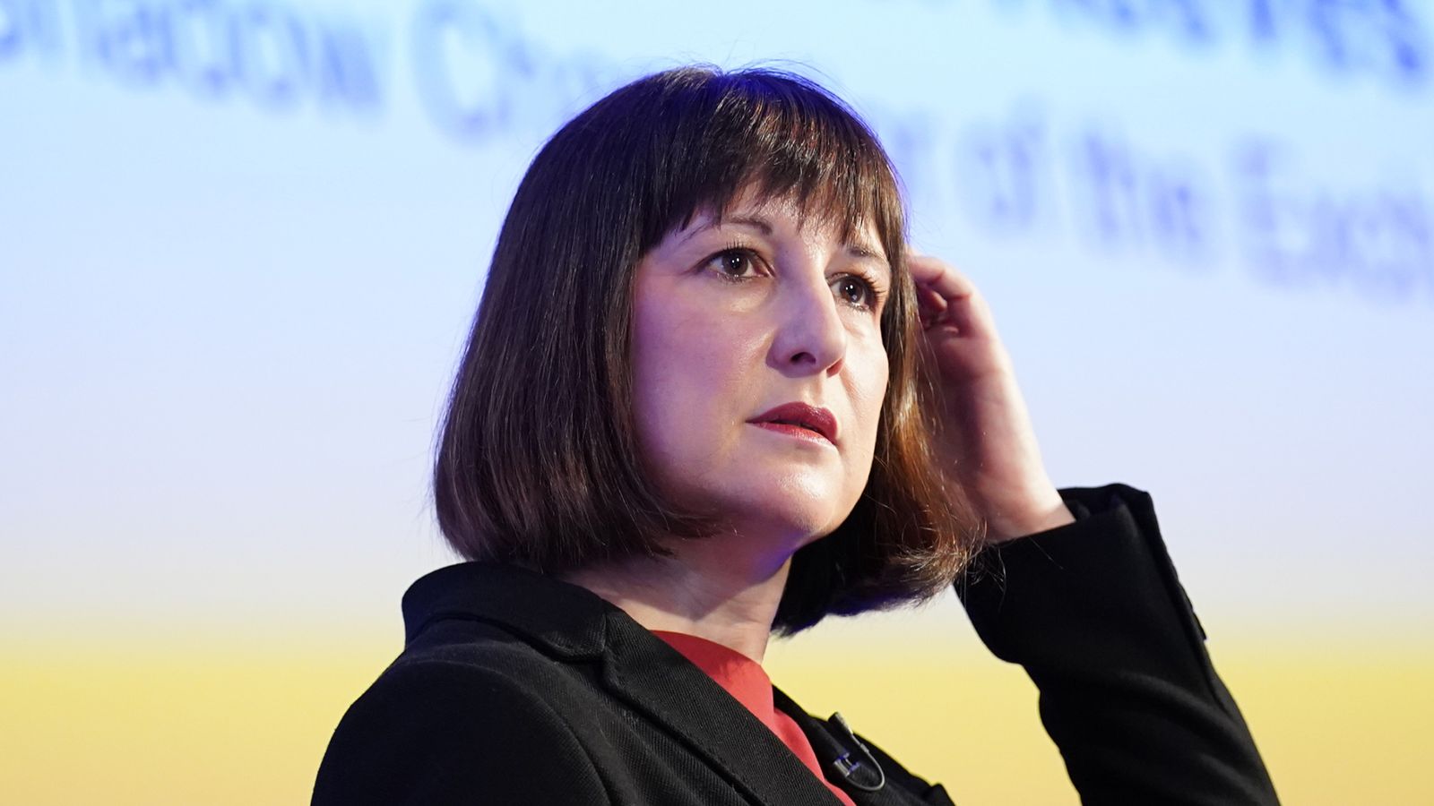 Rachel Reeves defends decision not to restore bankers' bonus cap