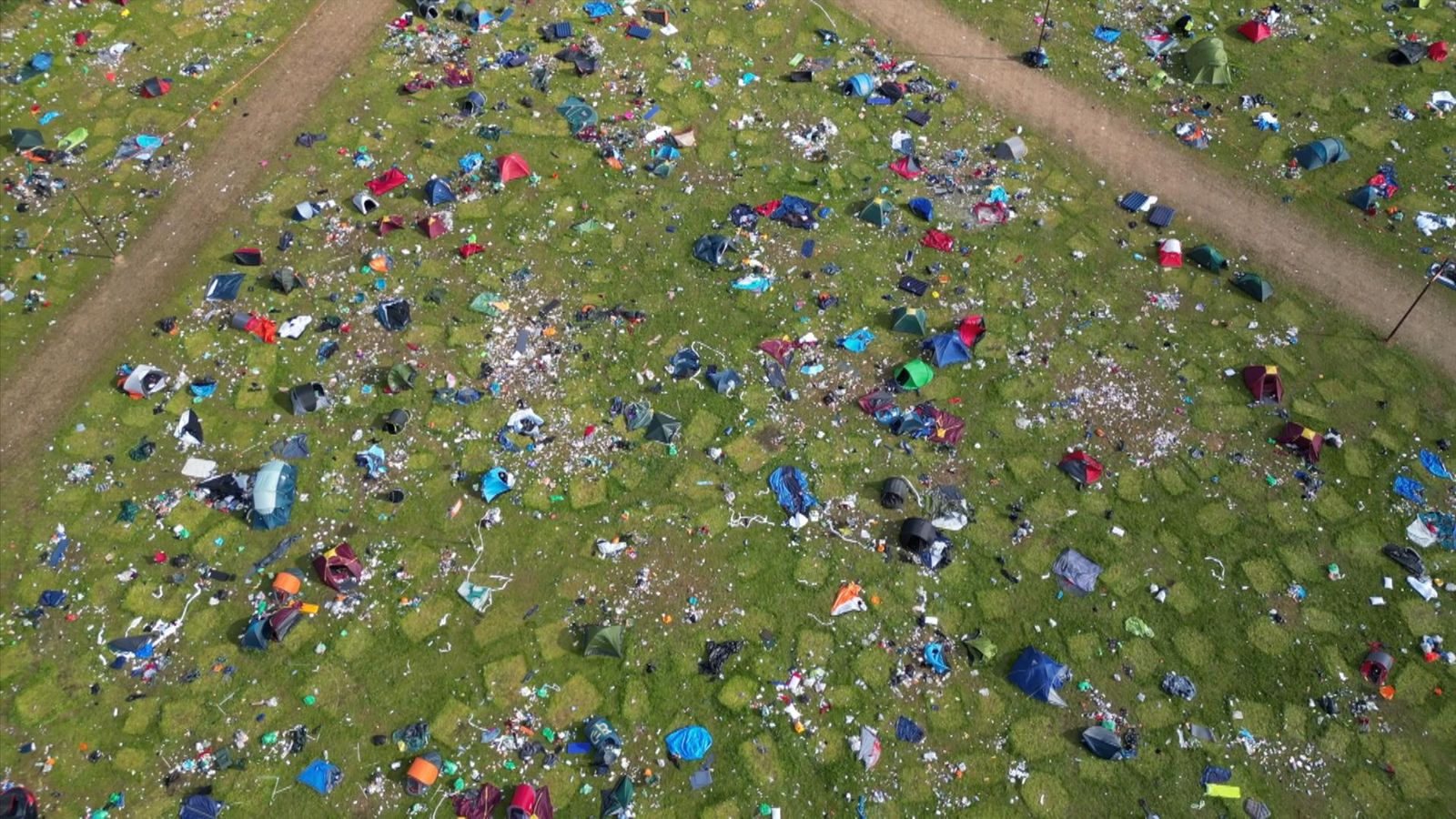 Reading Festival Abandoned Tents And Rubbish Left In Several Fields After Event Uk News Sky