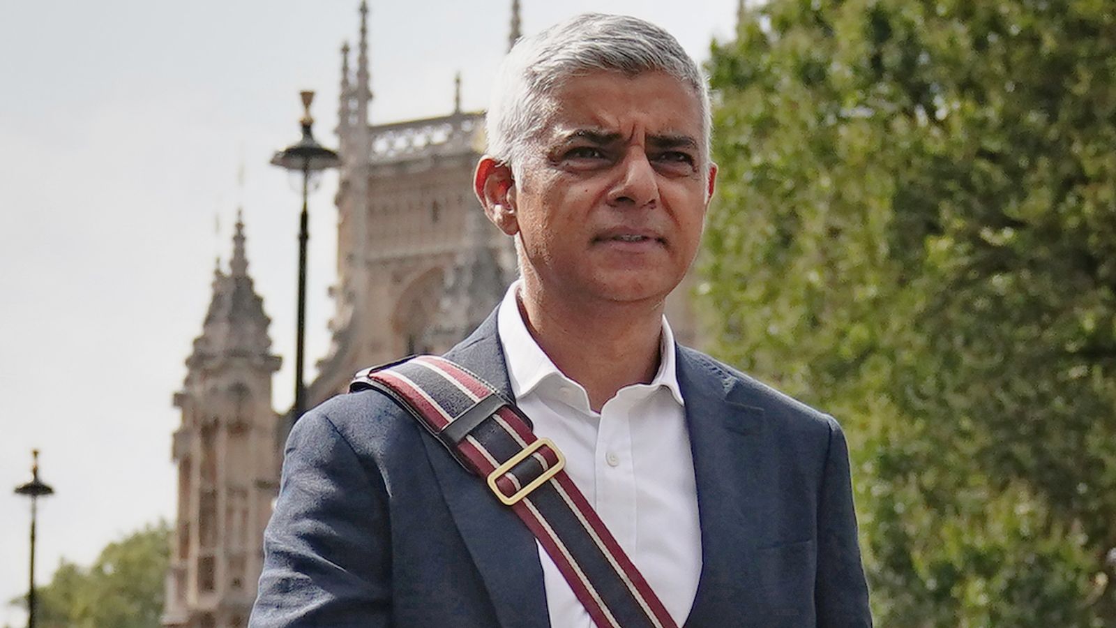 Sadiq Khan accuses government of 'weaponising air pollution'ahead of London ULEZ expansion