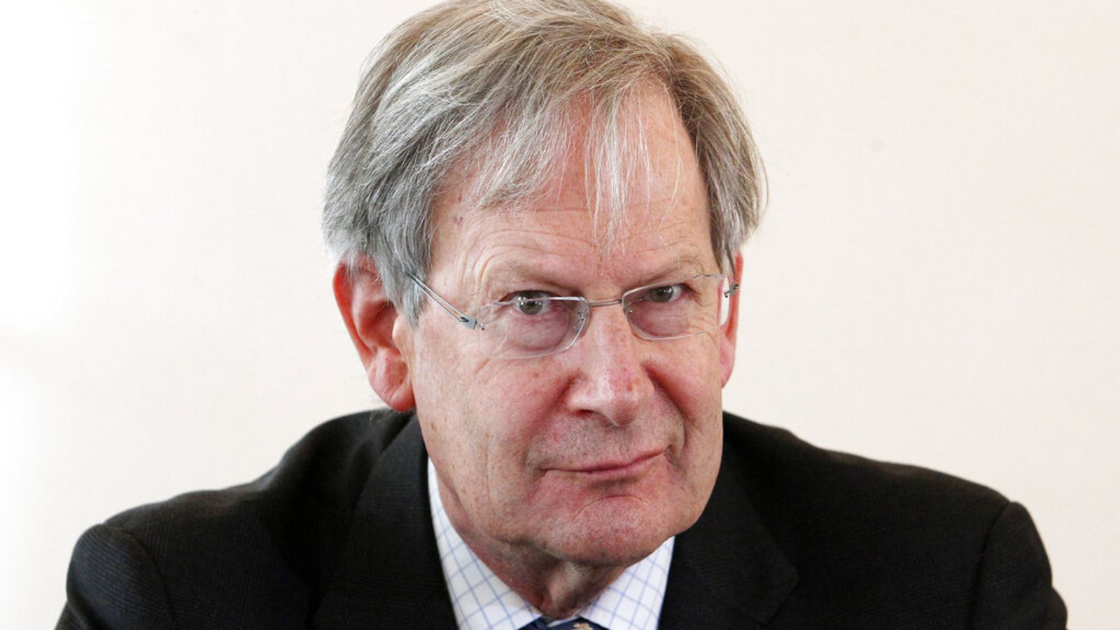 Conductor John Eliot Gardiner pulls out of Proms 'after punching singer