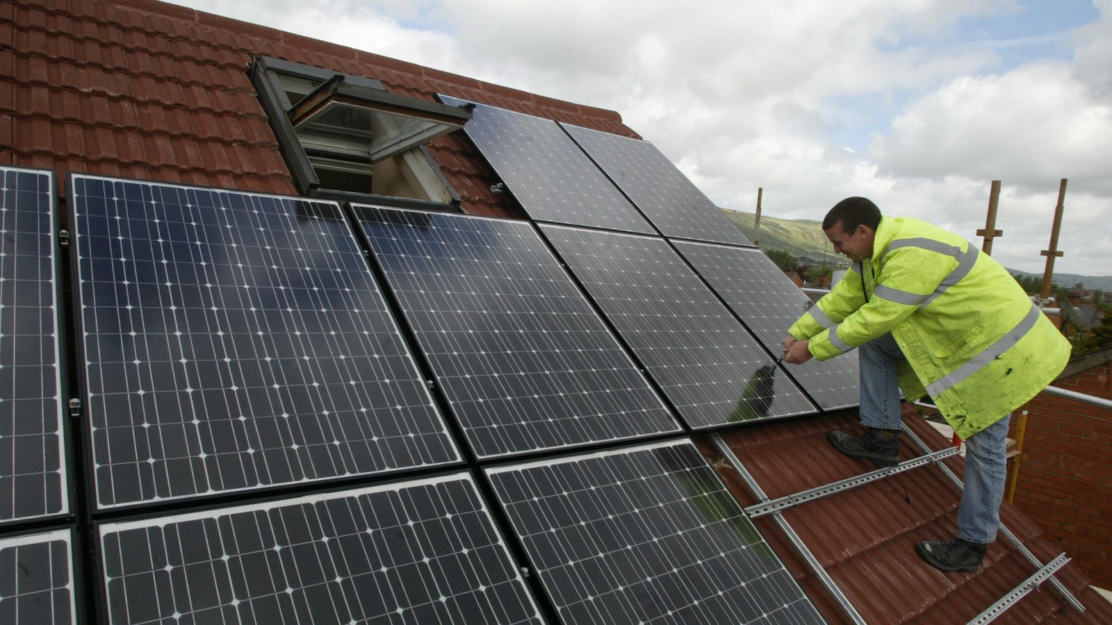 Royaume-Uni installe un nombre record de pompes à chaleur et de panneaux solaires |  Actualité Climatique