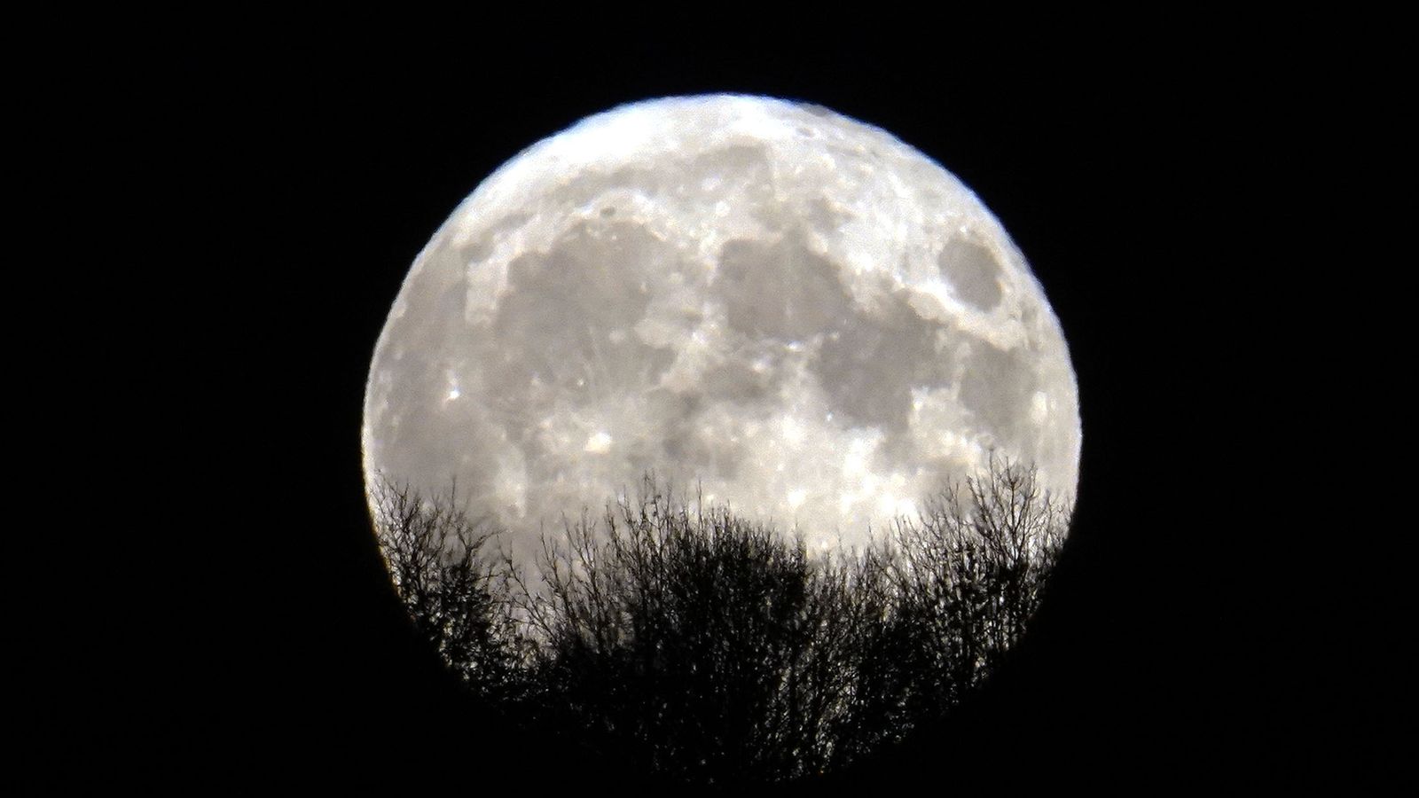 Наличието на стандартно лунно време е жизненоважно и сложно