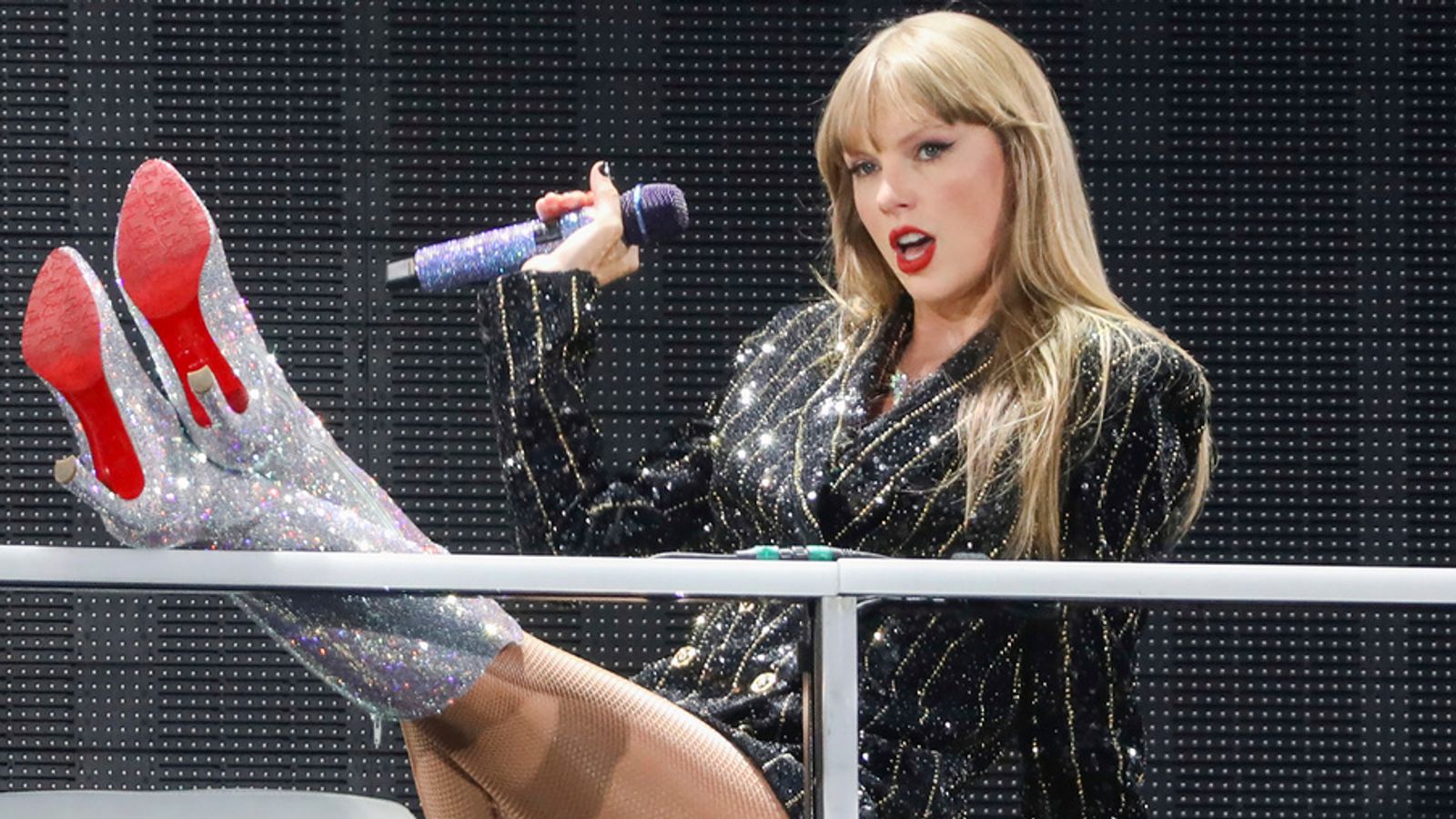 Taylor Swift 'gives out Eras tour bonuses totalling $55m' for