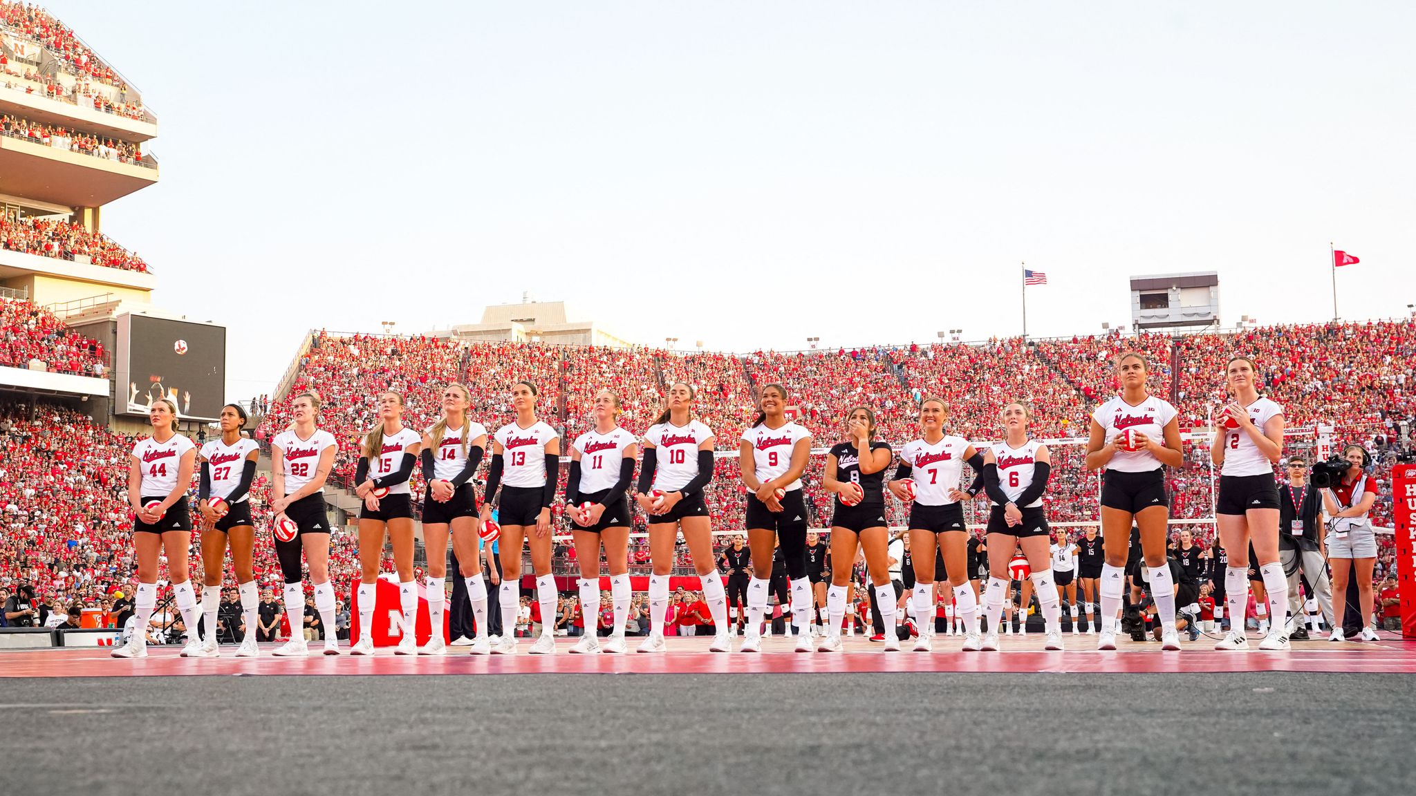 Volleyball Match In Nebraska Breaks All-time Record For Attendance At ...