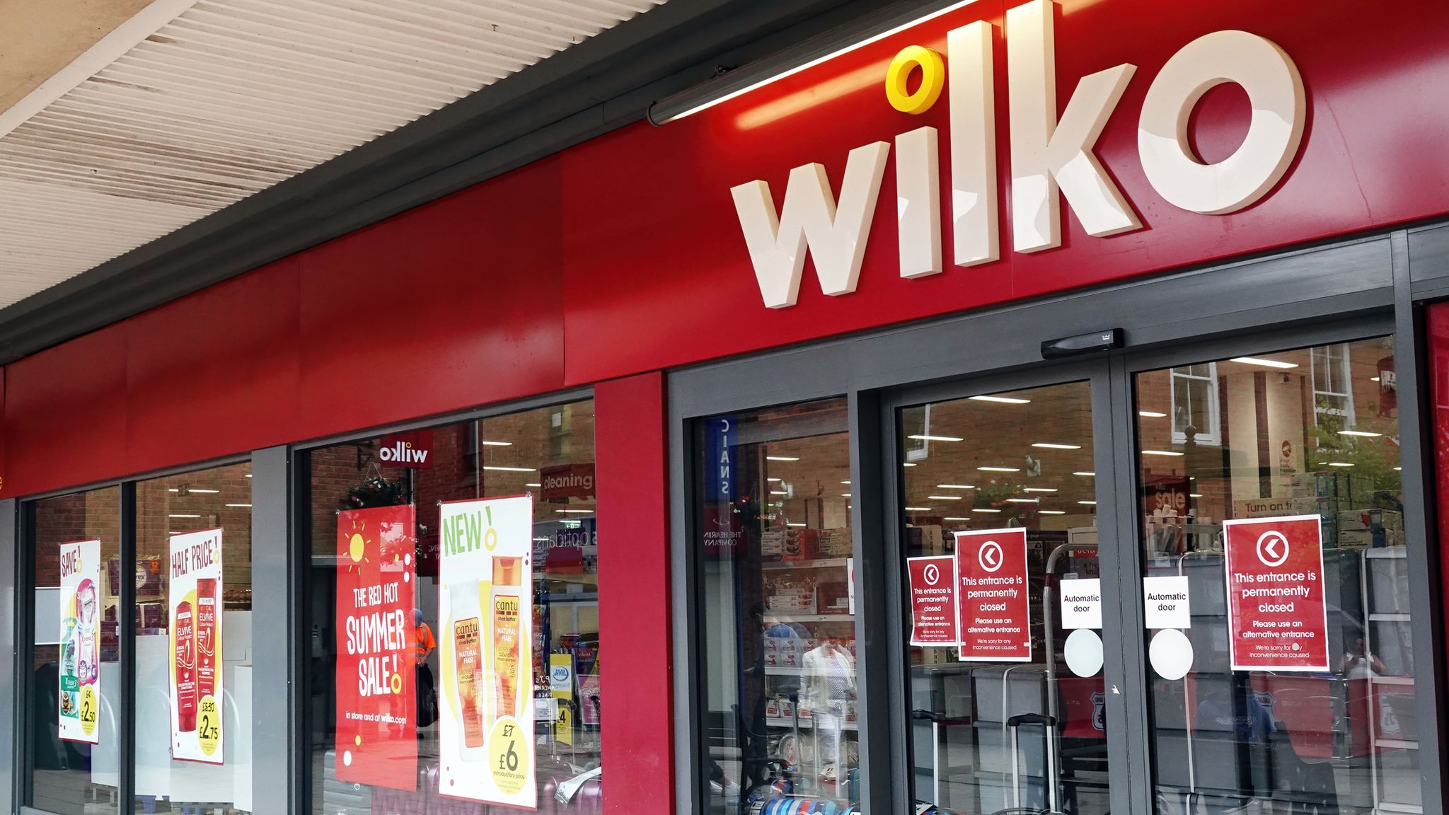 HMV owner Putman edges closer to rescue deal for bulk of Wilko | Business News | Sky News