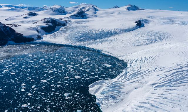 'Tumbling' records and 'unprecedented' changes in Antarctica prompt Foreign Office review of climate change impacts - Vimarsana News