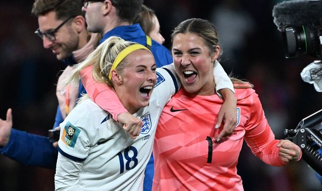 Women's World Cup: Mary Earps aiming to 'block out the noise' ahead of crucial World Cup encounter with Colombia - Vimarsana News