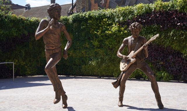 Mick Jagger and Keith Richards given statues in their hometown of Darford - Vimarsana News