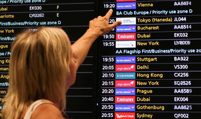 UK air traffic control: Sleeping on a freezing cold floor and heart medication running out - your flight delay stories - Vimarsana News
