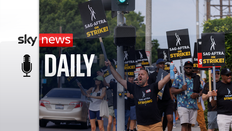 SAG-AFTRA actors and Writers Guild of America (WGA) writers walk the picket line in front of Paramount Studios in Los Angeles, California, U.S., July 17, 2023. REUTERS/Mike Blake 