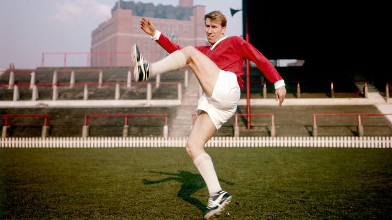 Bobby Charlton, Manchester United