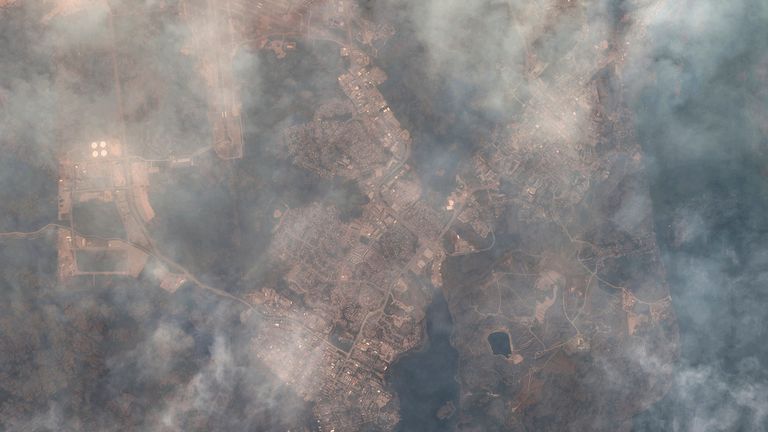 Wildfires in Yellowknife. Pic: AP