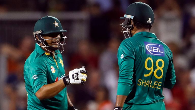 (L-R) Pakistan&#39;s Khalid Latif talks with Sharjeel Khan 