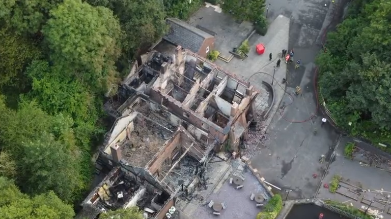 Crooked House pub burnt down
Pic: Twitter @captain_garratt