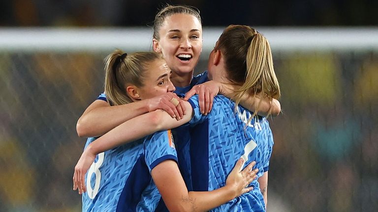 Soccer Football - FIFA Women’s World Cup Australia and New Zealand 2023 - Semi Final - Australia v England - Stadium Australia, Sydney, Australia - August 16, 2023 England&#39;s Niamh Charles, Georgia Stanway and Keira Walsh celebrate after the match as England progress to the final of the World Cup REUTERS/Carl Recine