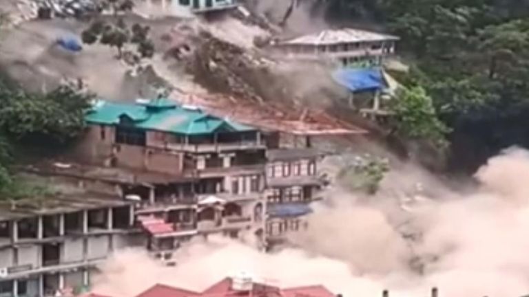 Landslide sweeps away buildings in India