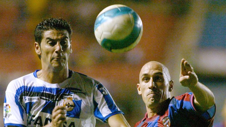 Playing for Levante in February 2007