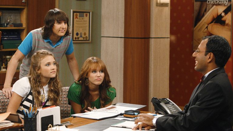 Emily Osment, Mitchel Musso, Miley Cyrus, Rizwan Manji

2006