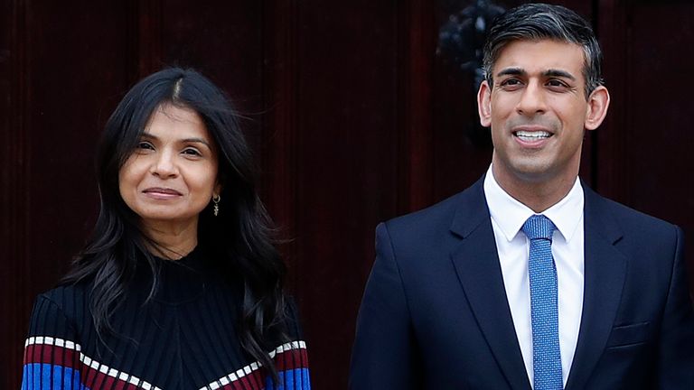 Prime Minister Rishi Sunak with his wife Akshata Murty in Belfast 