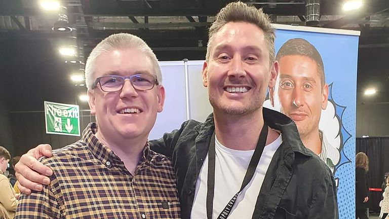 Two Doors Down 'superfan' Dane Thomson with Simon Carlyle (right). Pic: DaneThomson31 via X