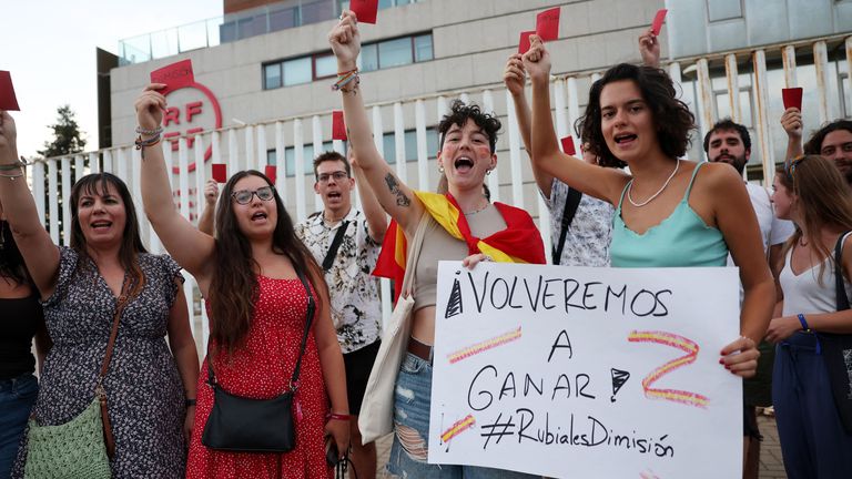 Protesters outside the Spanish Football Federation in Las Rozas