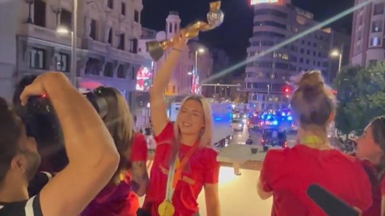 Spain's Women's World Cup team parade with the trophy in Madrid
