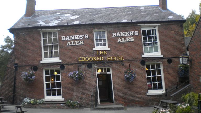 The Crooked House pub.
Copyright Richard Vince and licensed for reuse under this Creative Commons Licence.