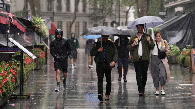 UK weather: 'Taste of autumn' as Met Office issues warnings for ...