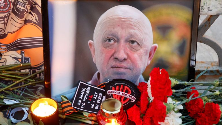 A photo of Yevgeny Prigozhin at a makeshift memorial in Moscow