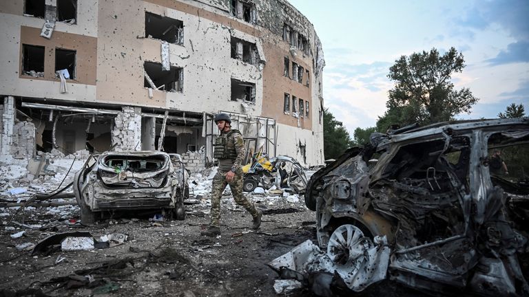 A view shows a site of a Russian missile strike, amid Russia&#39;s attack on Ukraine, in Zaporizhzhia, Ukraine August 10, 2023. REUTERS/Viacheslav Ratynskyi
