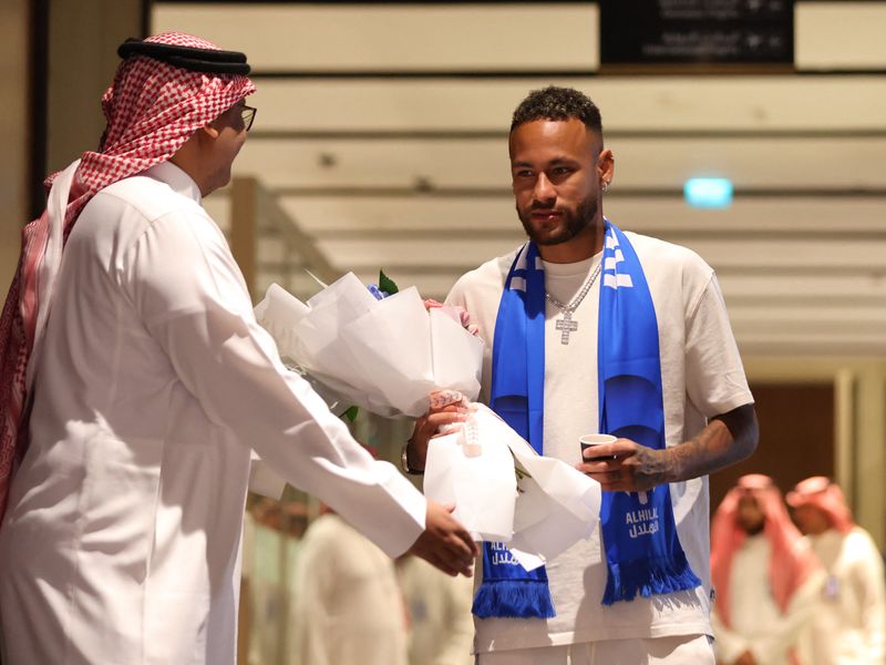 Neymar arrives in Saudi Arabia after departing Paris Saint-Germain to join  Al-Hilal in Saudi Pro League | World News | Sky News