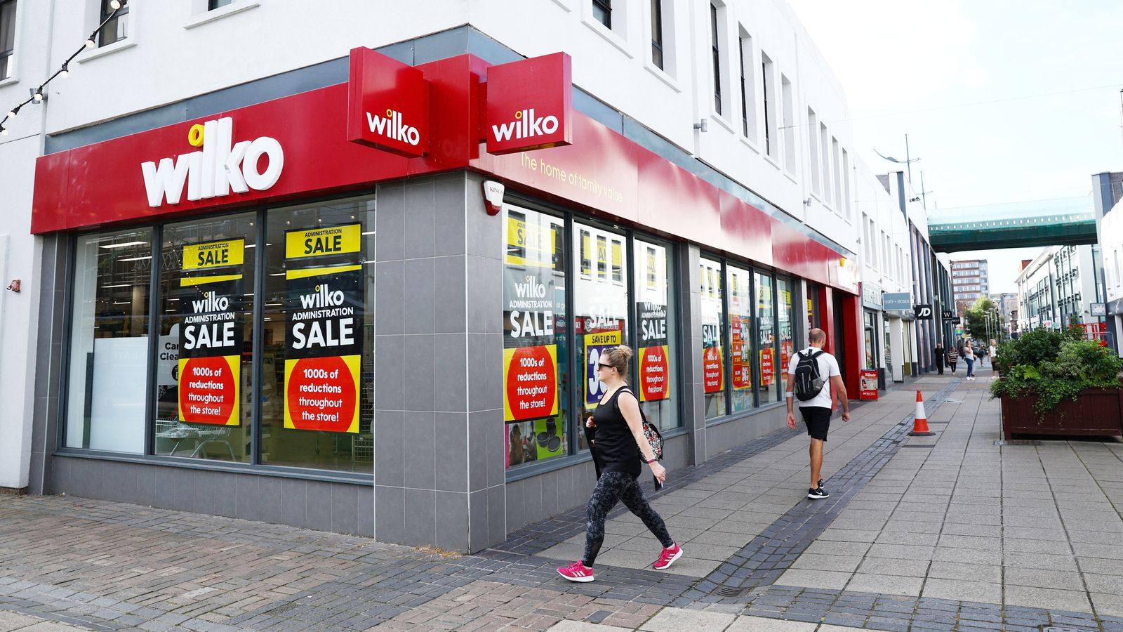 'Death knell': All Wilko stores to close with the loss of 12,500 jobs - union