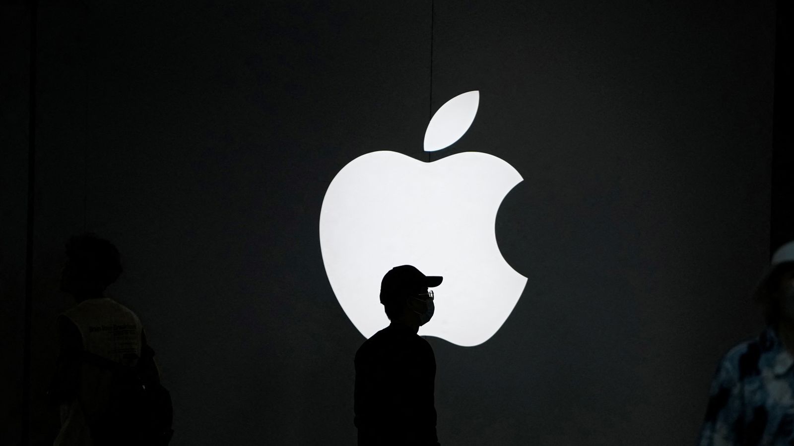 Apple iPhone sales slump in China as Huawei's foldable phones gain momentum