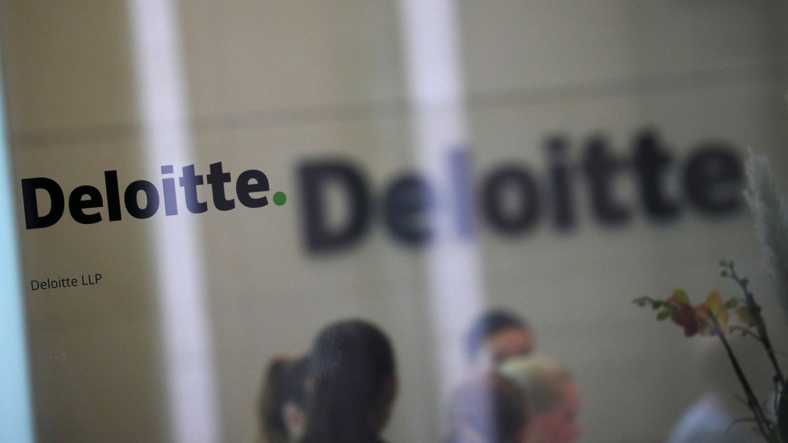 Deloitte to cut 'more than 800 jobs in the UK'