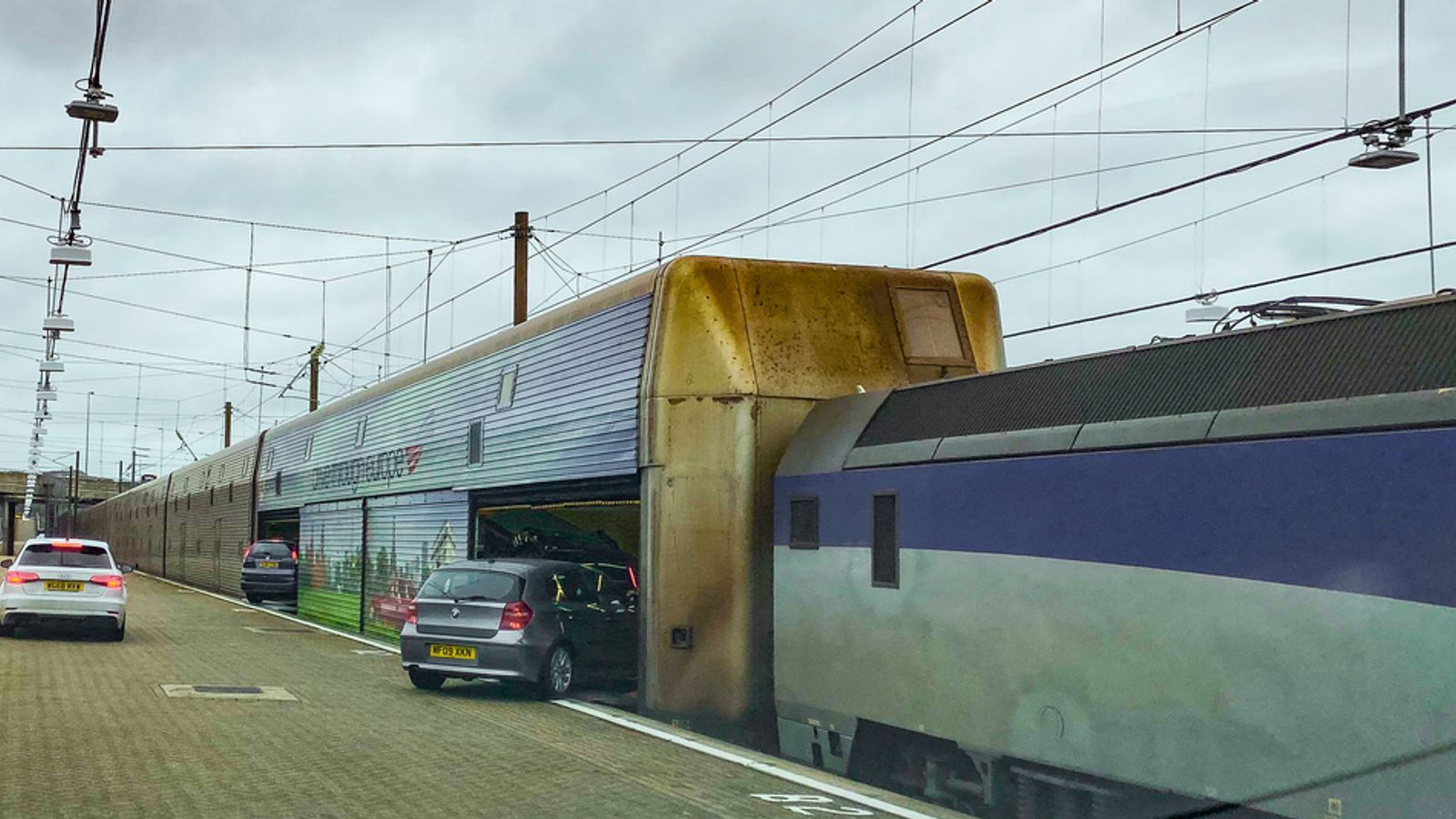 Channel Tunnel terminal shut by explosives specialists after suspicious automobile stopped