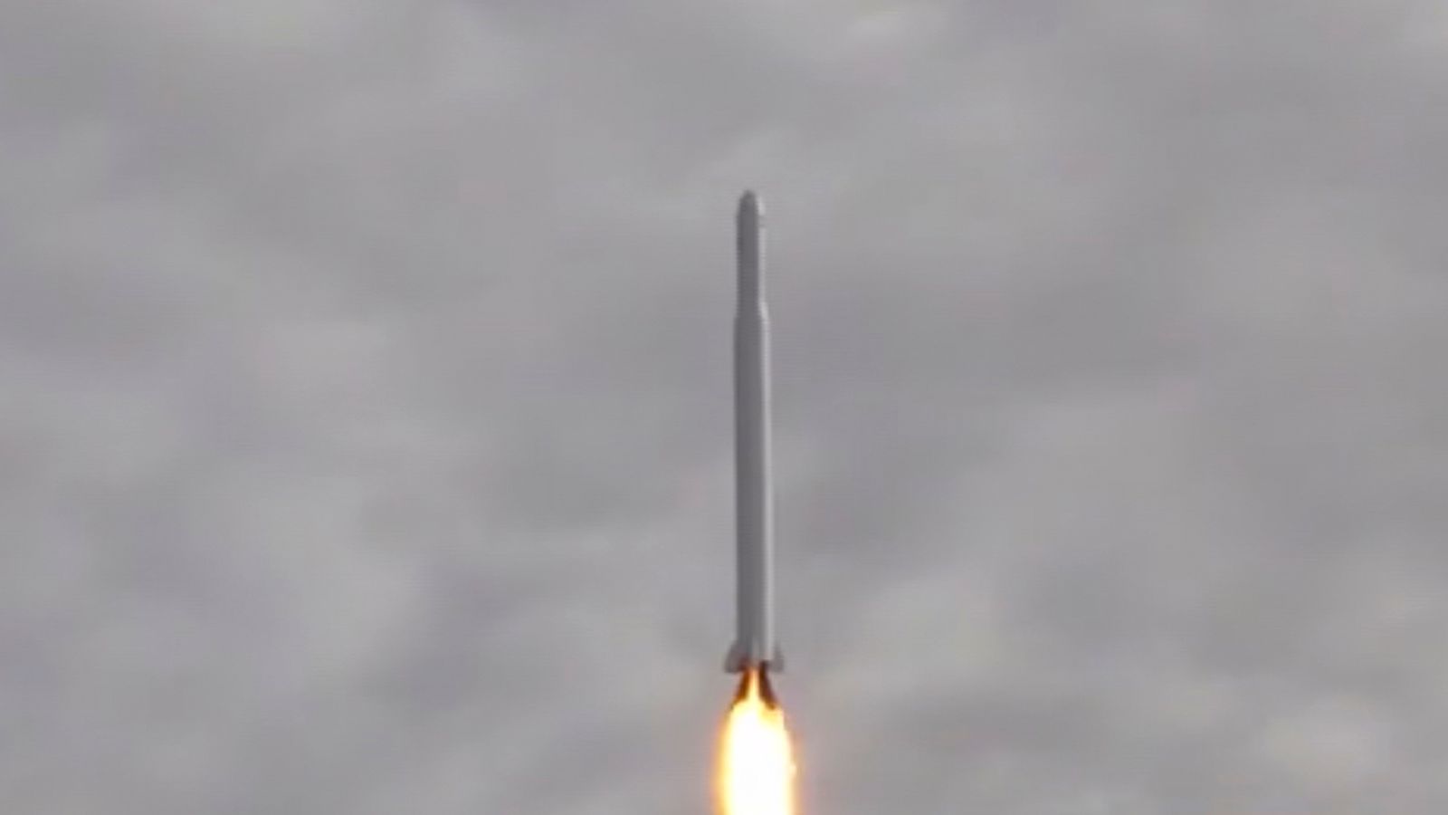Иран „изстрелва сателит Noor-3 в космоса“ на фона на опасенията на Запада за ядрена заплаха