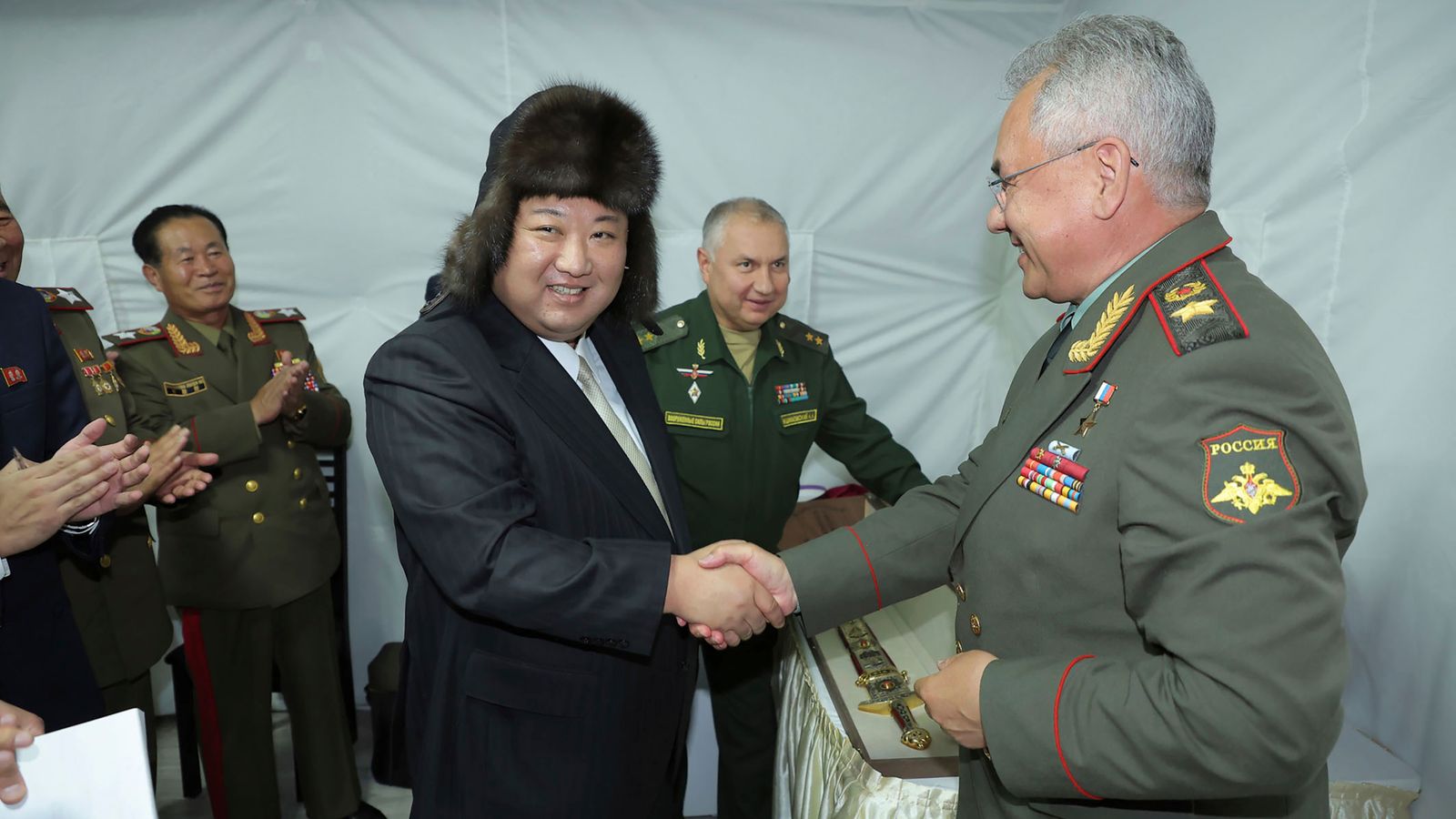Севернокорейският лидер Ким Чен Ун прекратява посещението си в Русия, тъй като Южна Корея обвинява страните в „незаконно“ военно сътрудничество