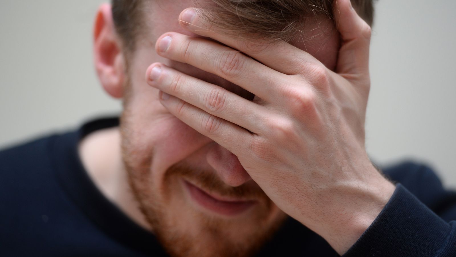 Времето за лечение на мигрена „почти двойно“ в Англия на фона на призивите състоянието да се приема сериозно